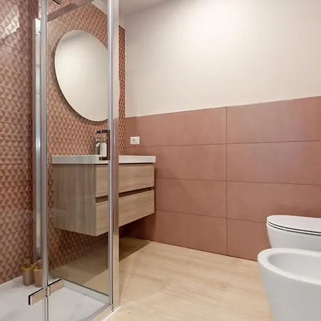 Bilocale Rosa Con Terrazzo 5 Minuti Dalla Stazione דירה ברגמו