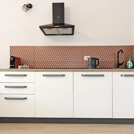 דירה Bilocale Rosa Con Terrazzo 5 Minuti Dalla Stazione *